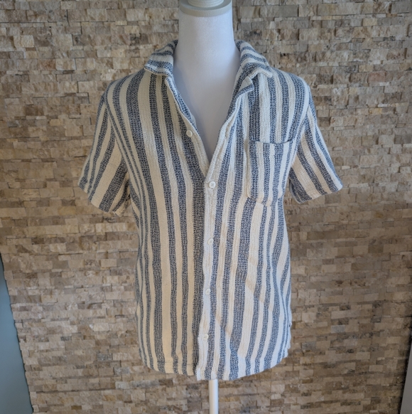 Vintage Summer Other - Vintage Summer Blue & White Textured Striped Short Sleeve Button Down Shirt Sz M
